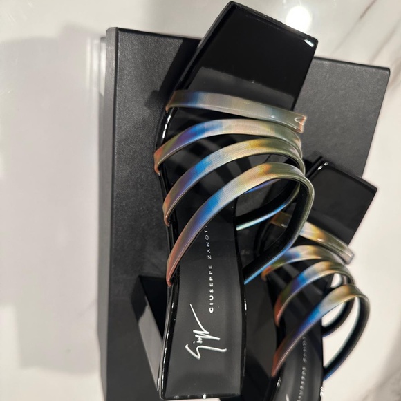 Giuseppe Zanotti Luxury Leather Sandals, Size 36, with Iridescent Straps - Picture 6 of 6